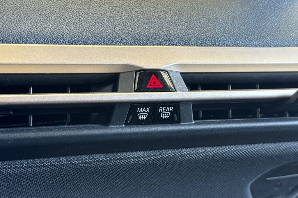2025 BMW iX xDrive50