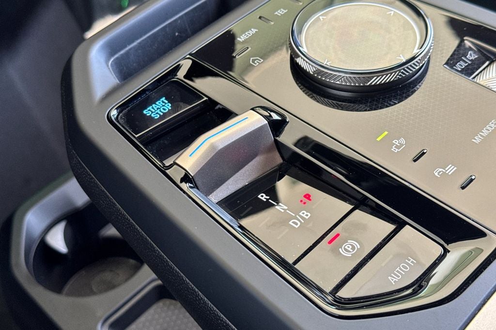 2025 BMW iX xDrive50