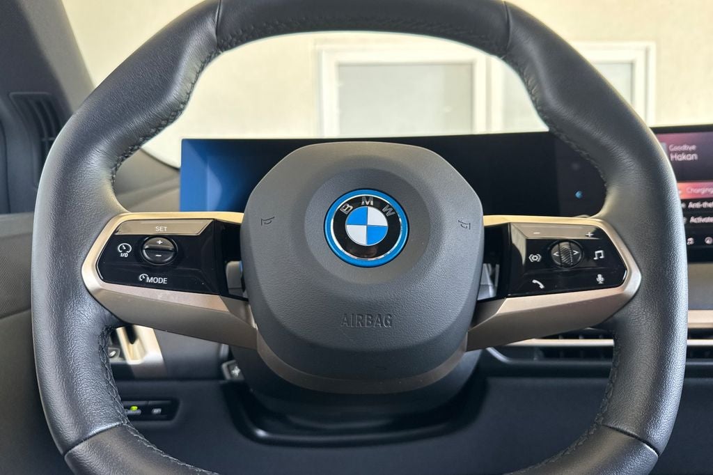 2025 BMW iX xDrive50