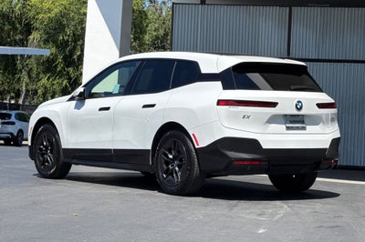 2025 BMW iX xDrive50