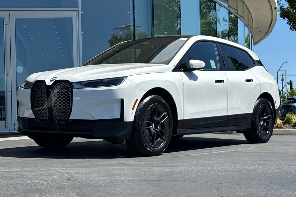 2025 BMW iX xDrive50