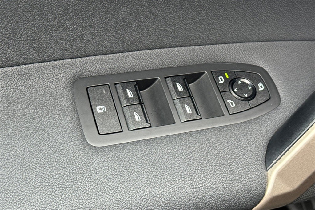 2025 BMW iX xDrive50