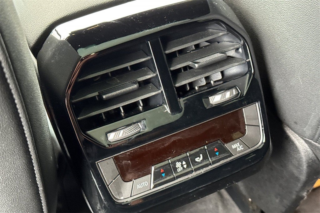 2025 BMW iX xDrive50