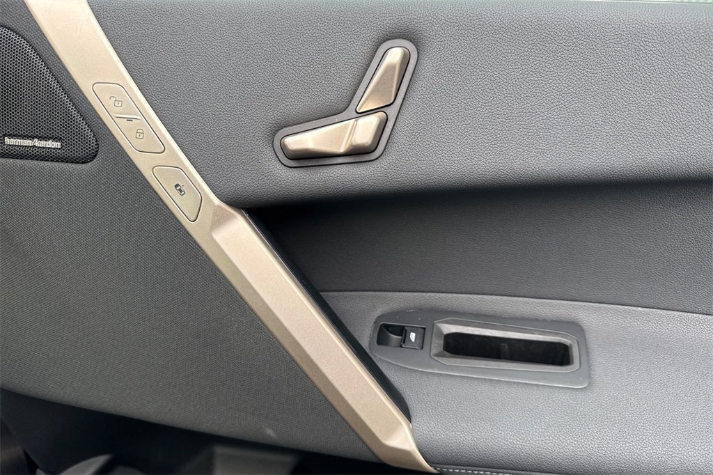 2025 BMW iX xDrive50