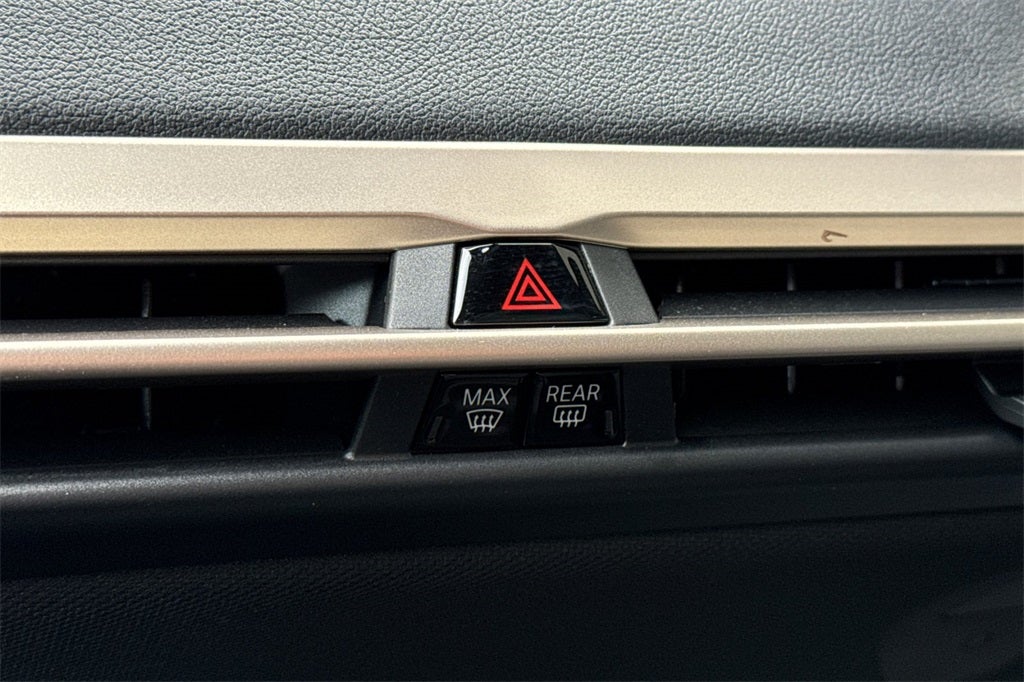 2025 BMW iX xDrive50