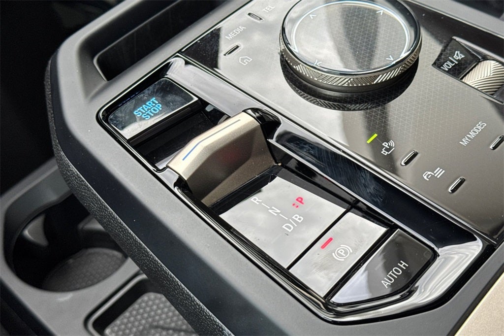 2025 BMW iX xDrive50