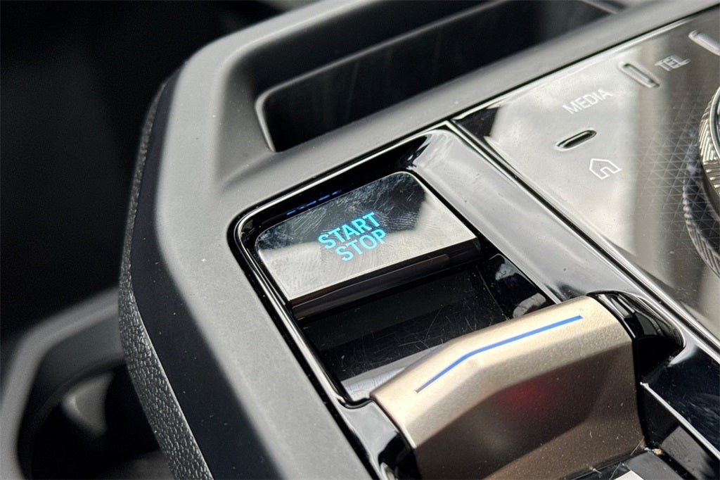 2025 BMW iX xDrive50