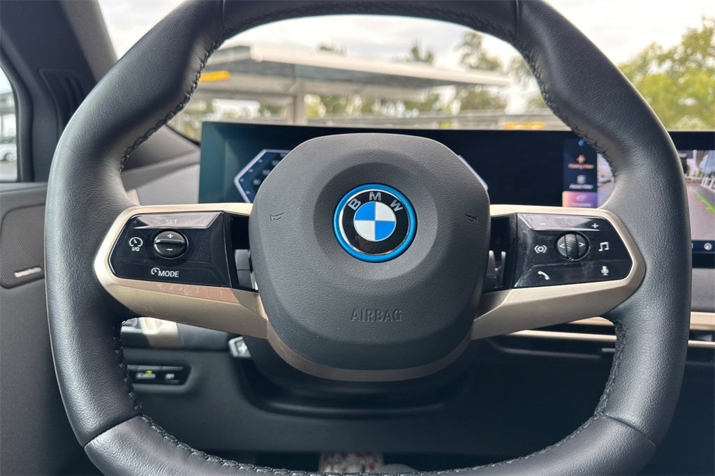2025 BMW iX xDrive50
