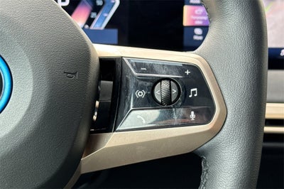 2025 BMW iX xDrive50