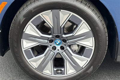 2025 BMW iX xDrive50
