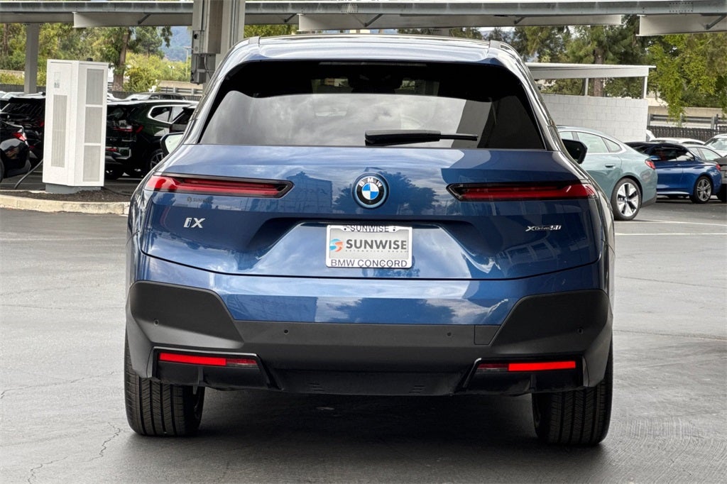 2025 BMW iX xDrive50