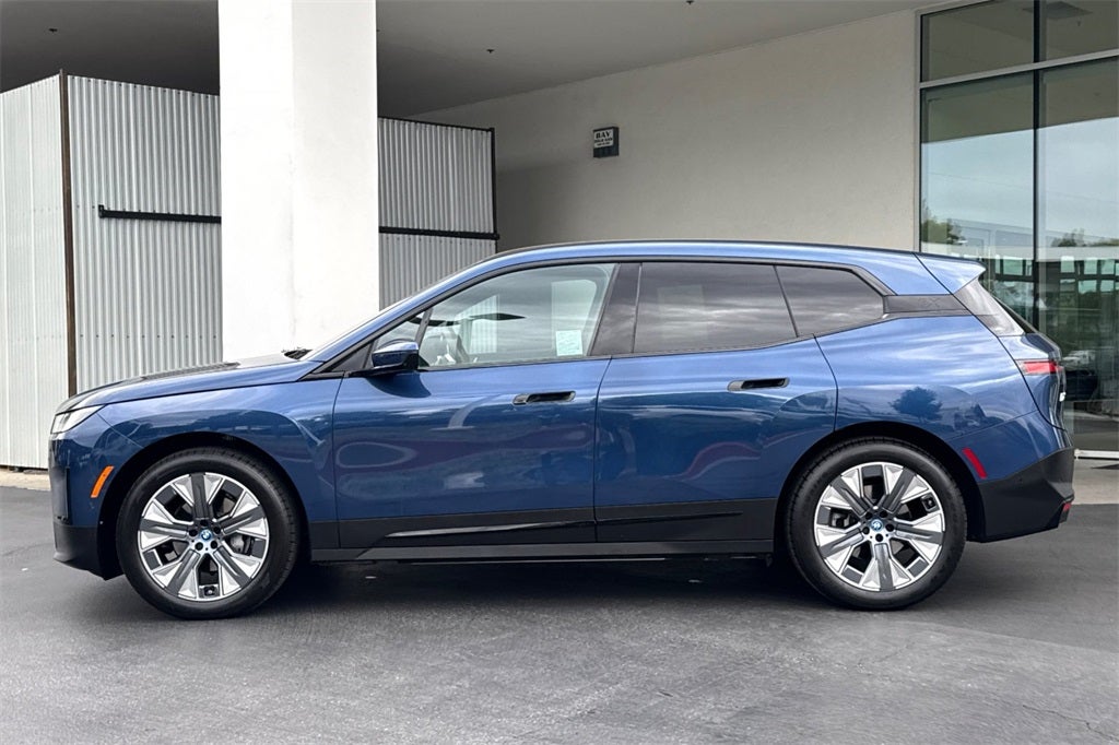 2025 BMW iX xDrive50