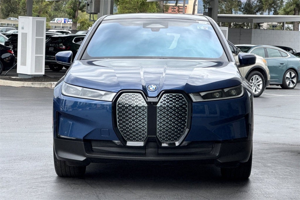 2025 BMW iX xDrive50