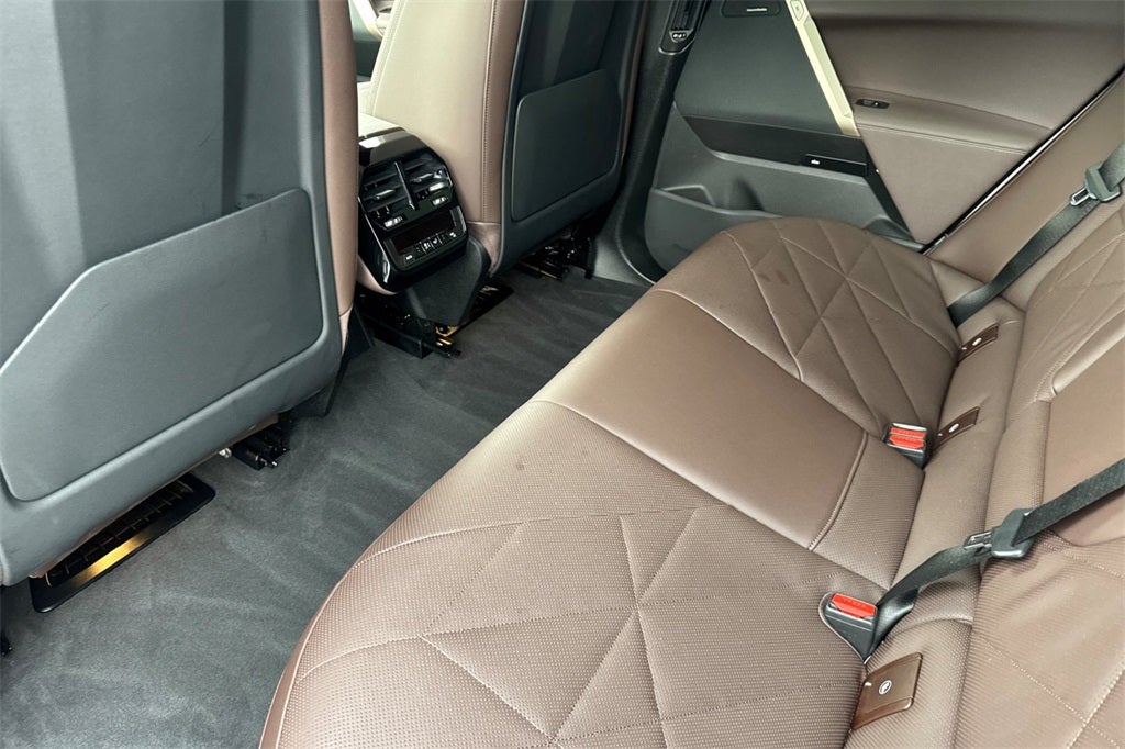 2025 BMW iX xDrive50