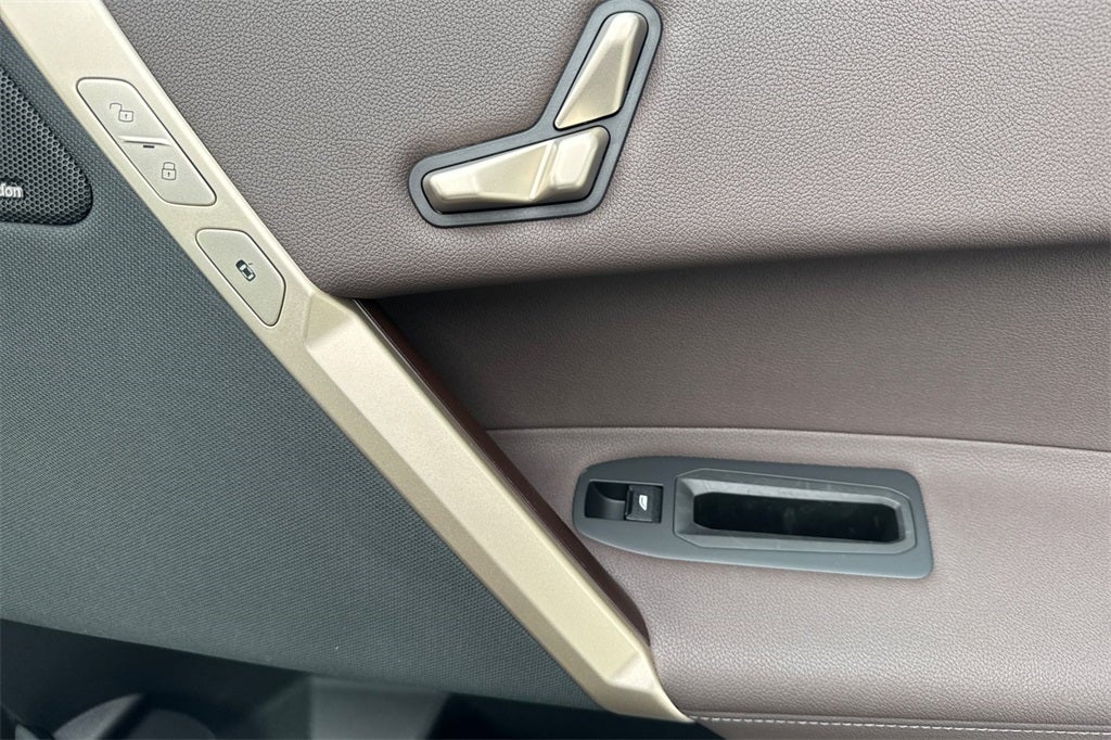 2025 BMW iX xDrive50