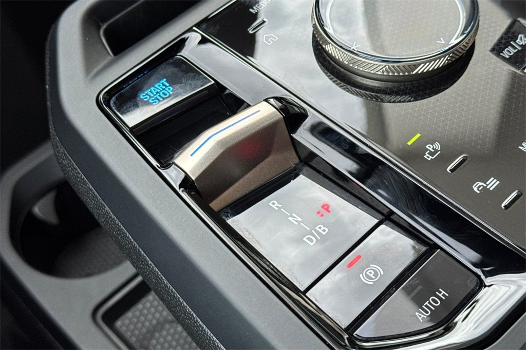 2025 BMW iX xDrive50