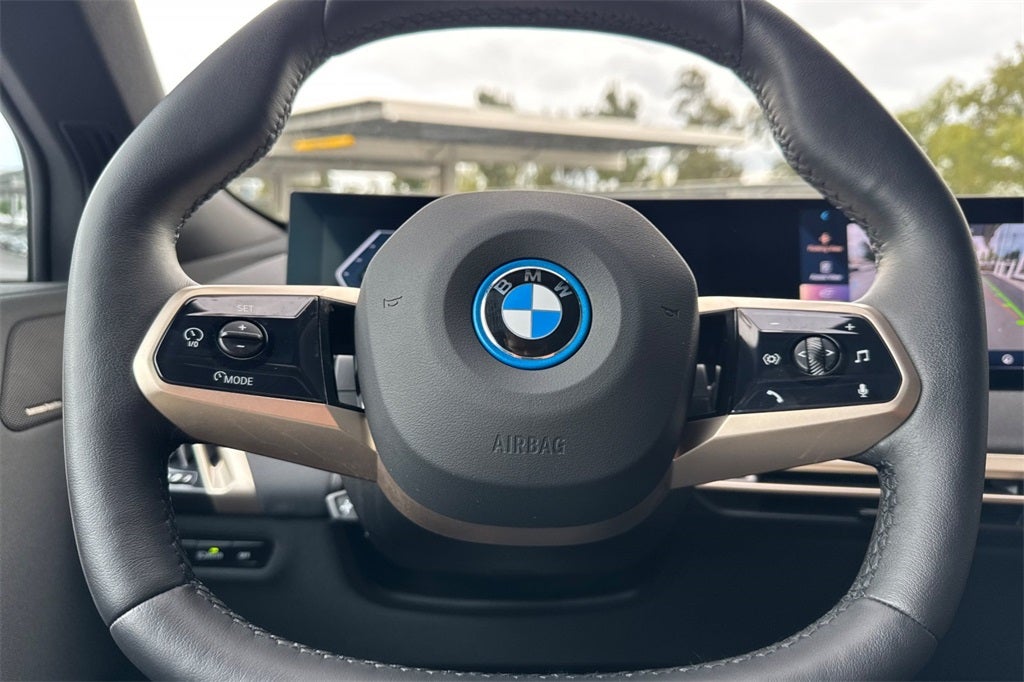 2025 BMW iX xDrive50