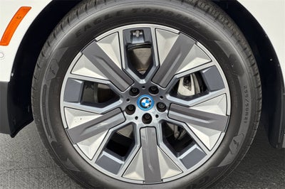 2025 BMW iX xDrive50