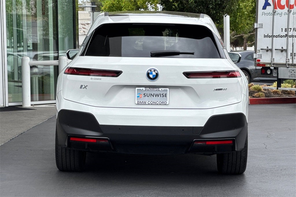 2025 BMW iX xDrive50