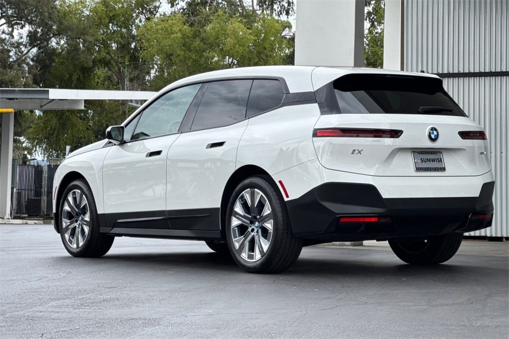 2025 BMW iX xDrive50