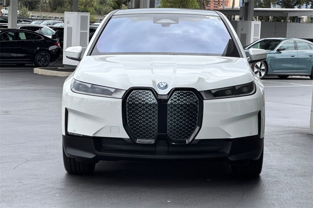 2025 BMW iX xDrive50