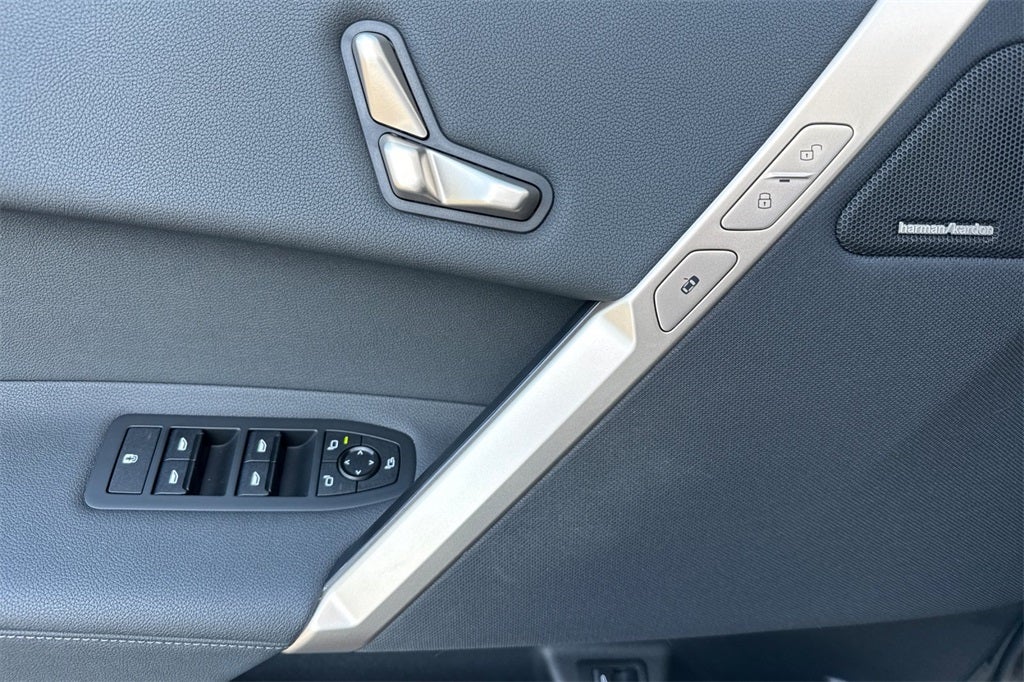 2025 BMW iX xDrive50