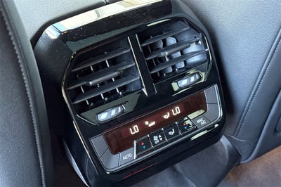 2025 BMW iX xDrive50