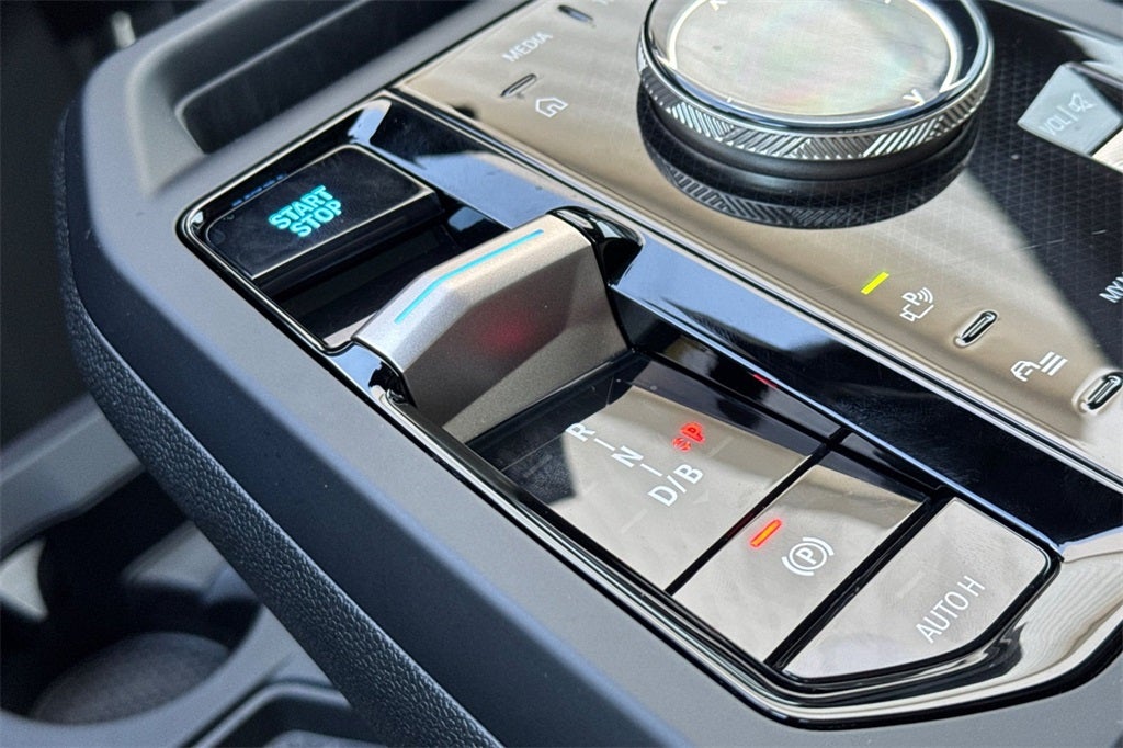 2025 BMW iX xDrive50