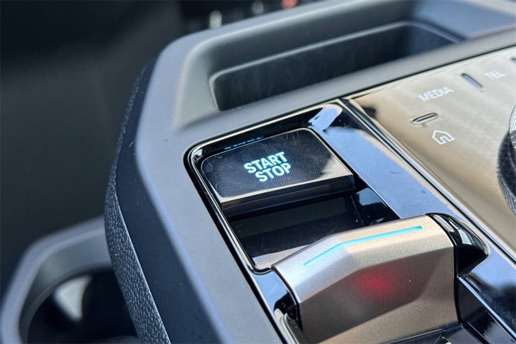 2025 BMW iX xDrive50