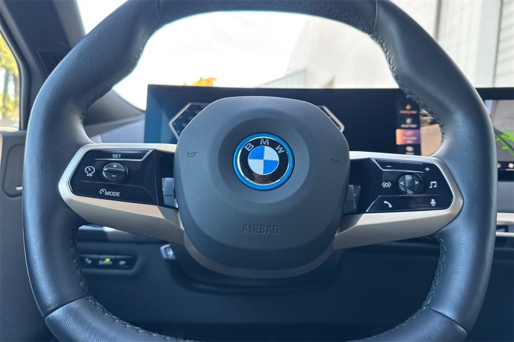 2025 BMW iX xDrive50