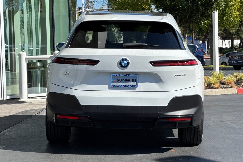 2025 BMW iX xDrive50