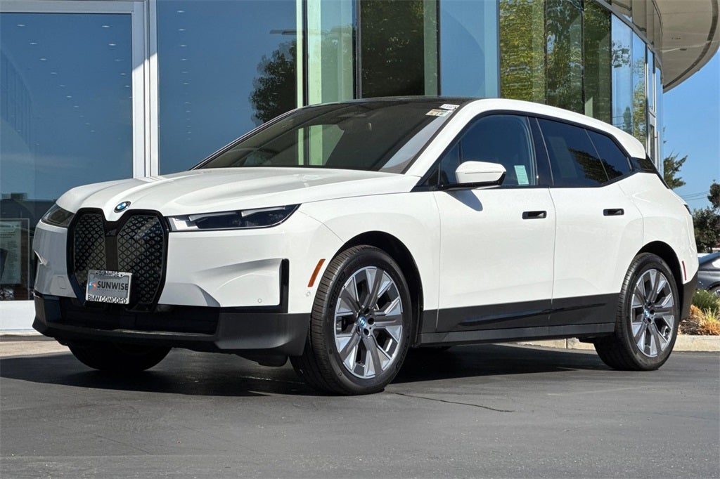 2025 BMW iX xDrive50