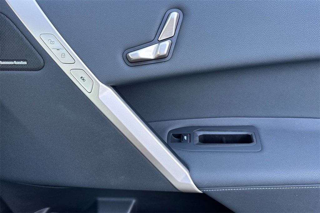 2025 BMW iX xDrive50