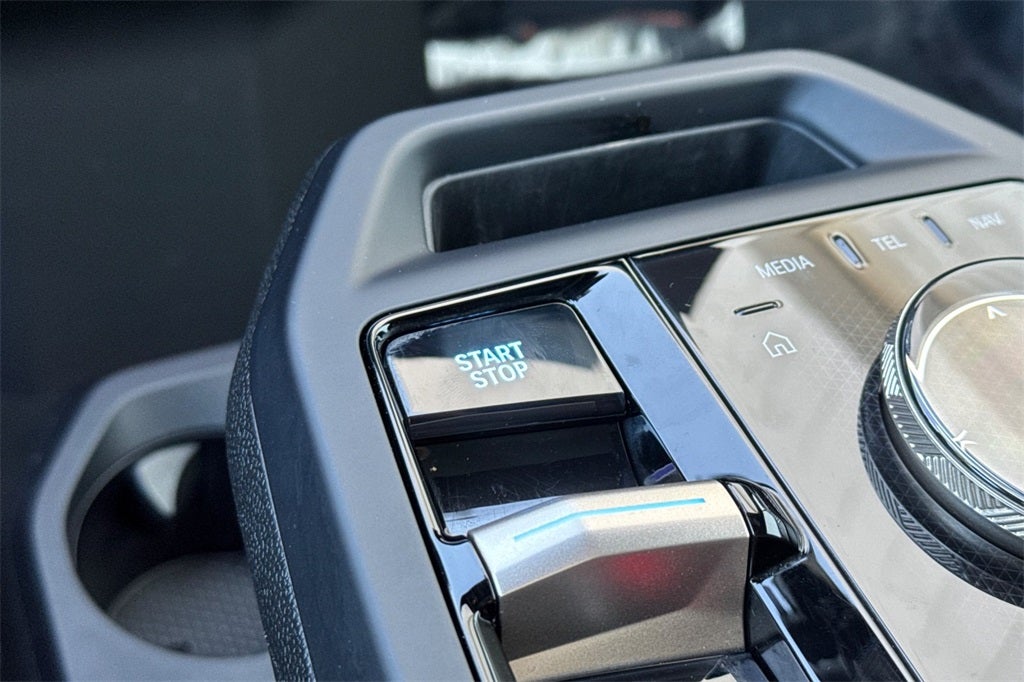 2025 BMW iX xDrive50