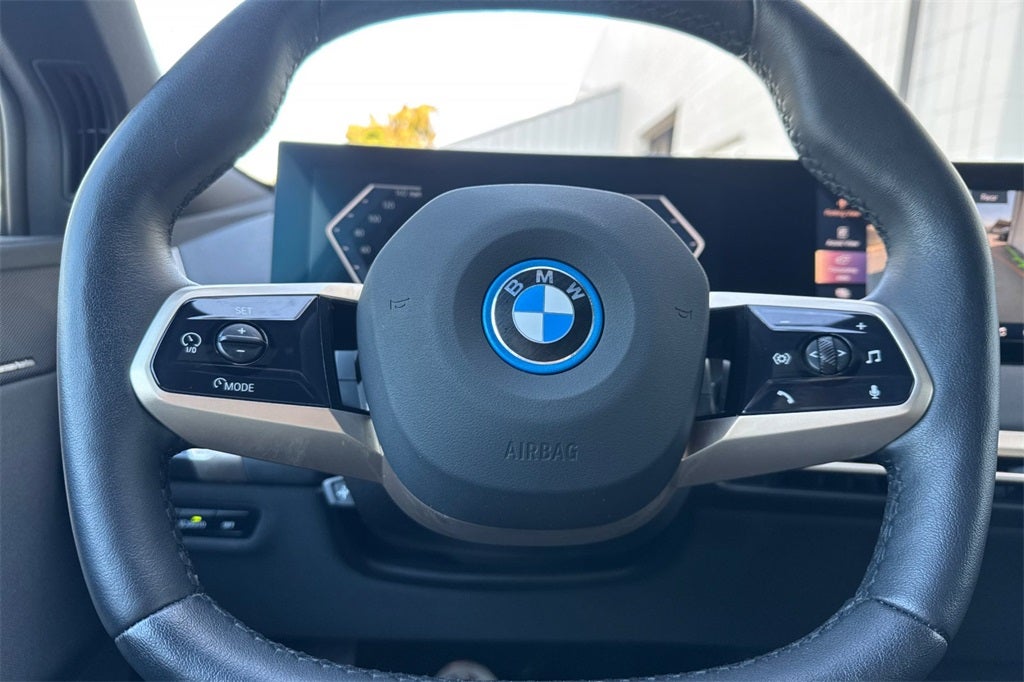 2025 BMW iX xDrive50