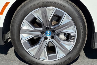 2025 BMW iX xDrive50