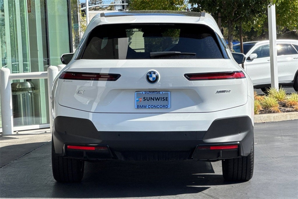 2025 BMW iX xDrive50