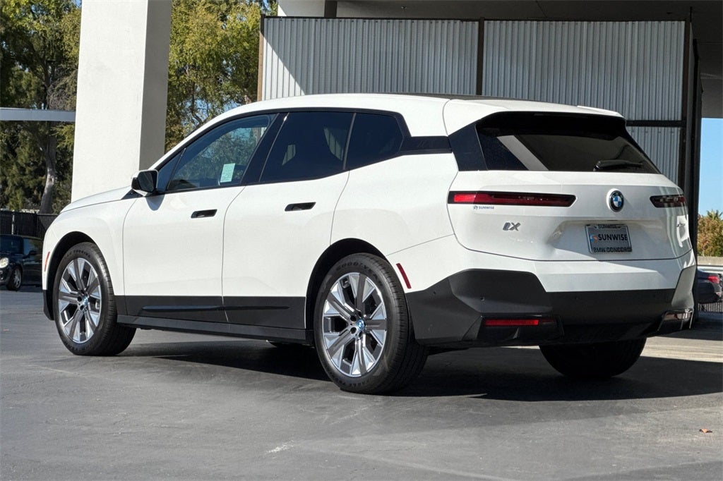 2025 BMW iX xDrive50