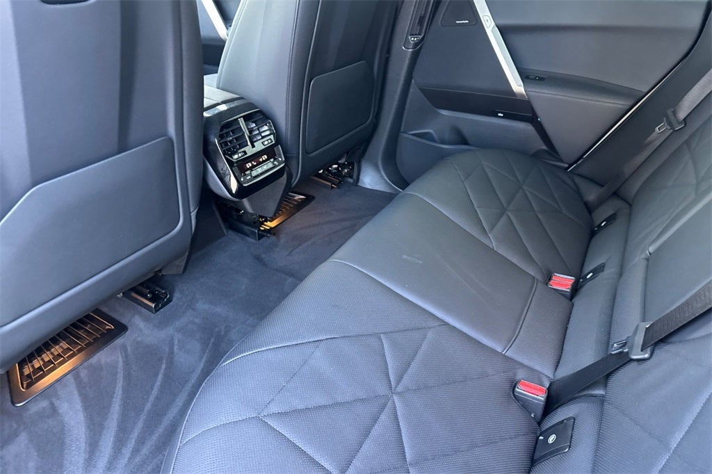 2025 BMW iX xDrive50