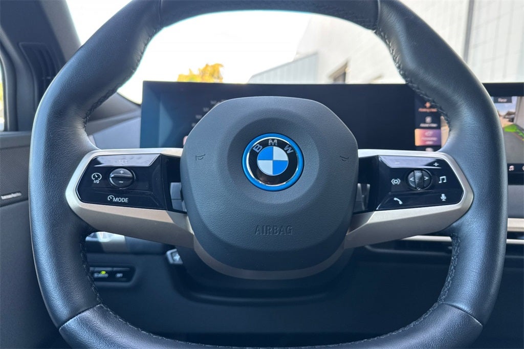 2025 BMW iX xDrive50