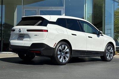 2025 BMW iX xDrive50
