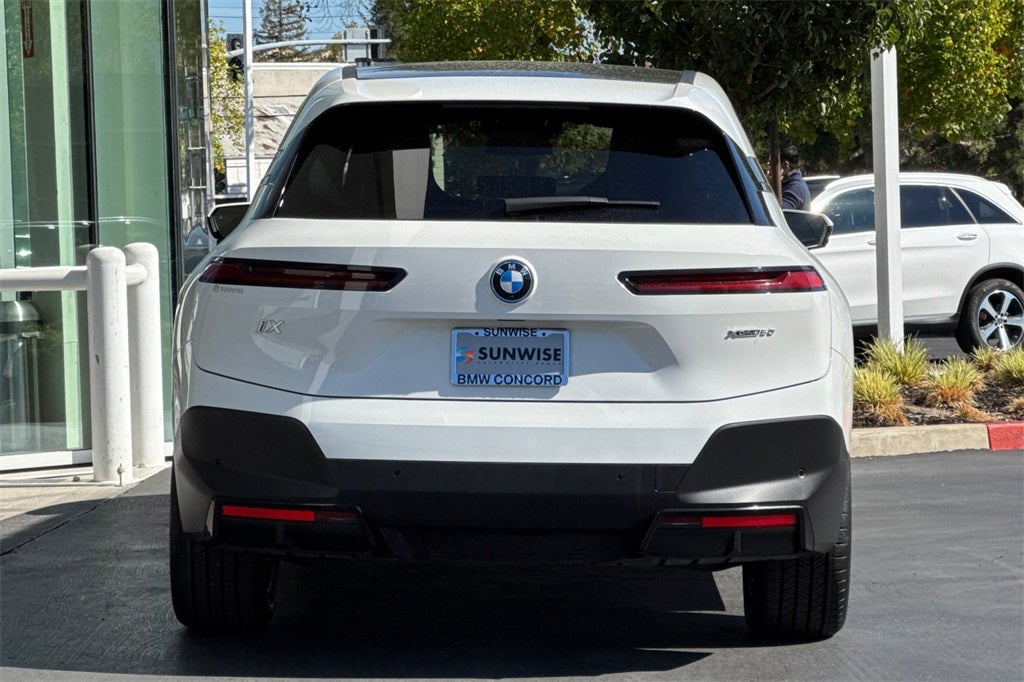 2025 BMW iX xDrive50