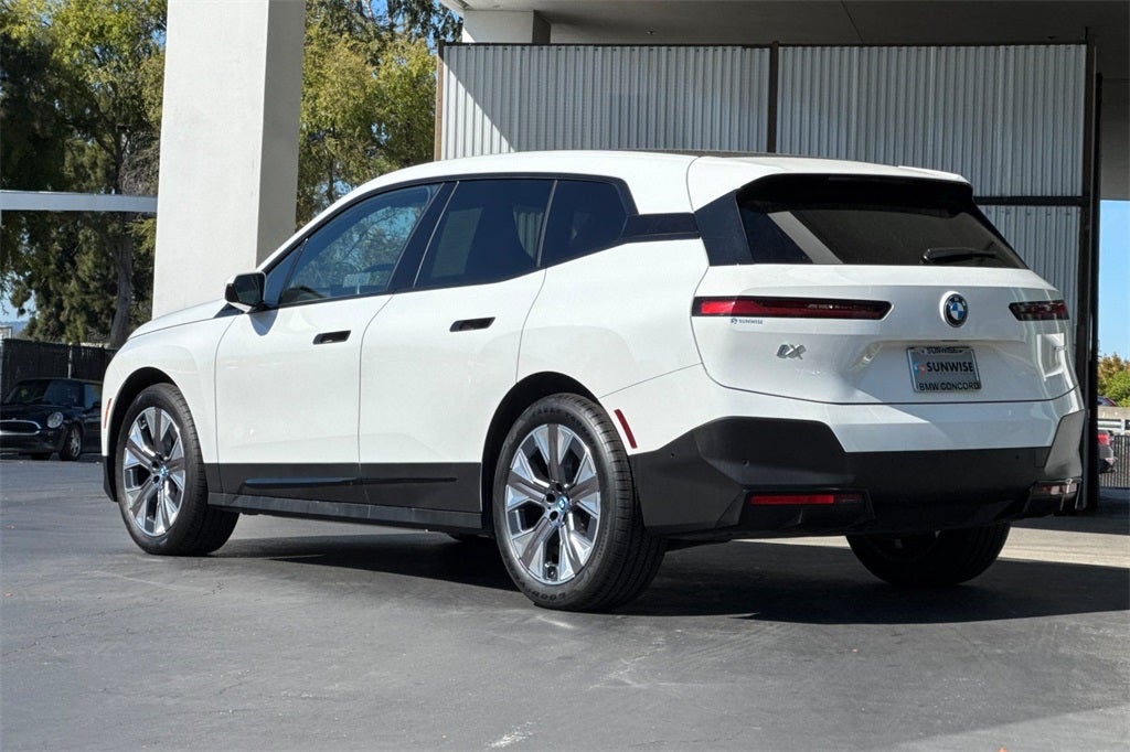 2025 BMW iX xDrive50