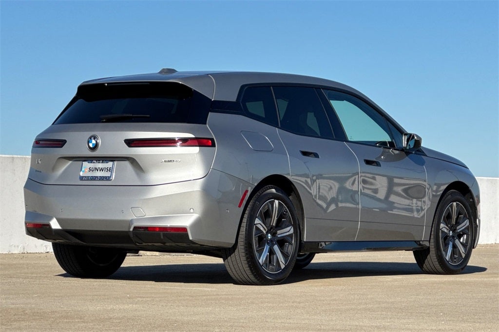 2026 BMW iX xDrive45