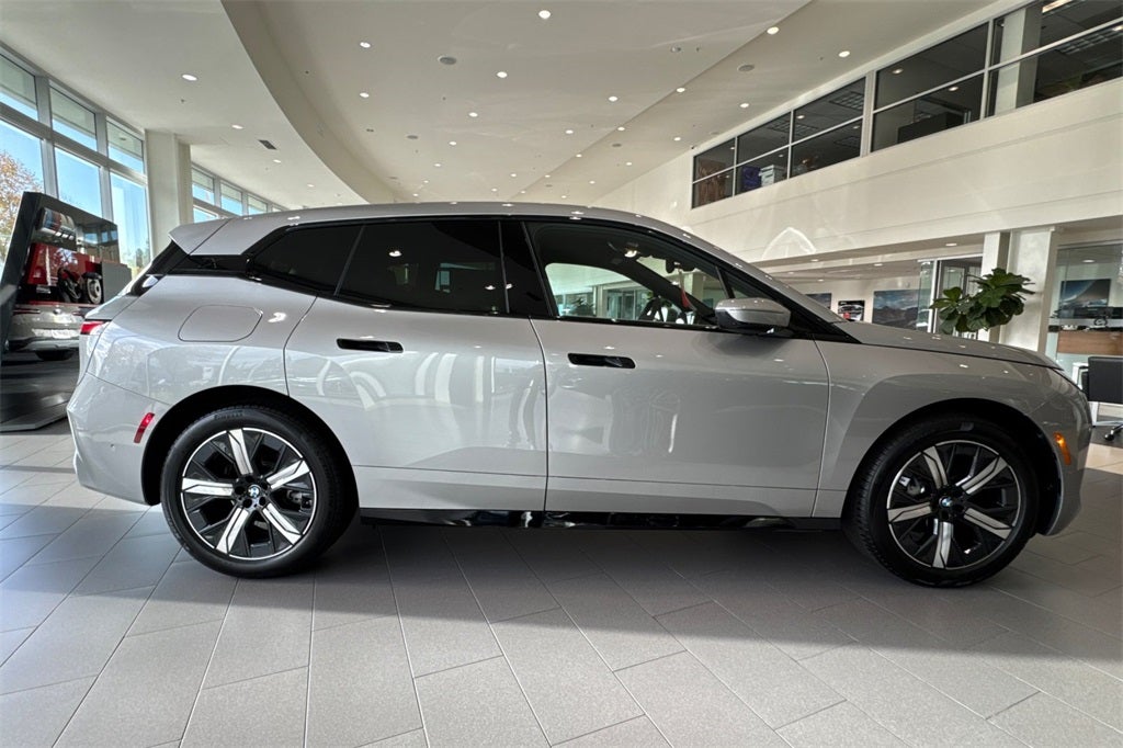 2026 BMW iX xDrive45