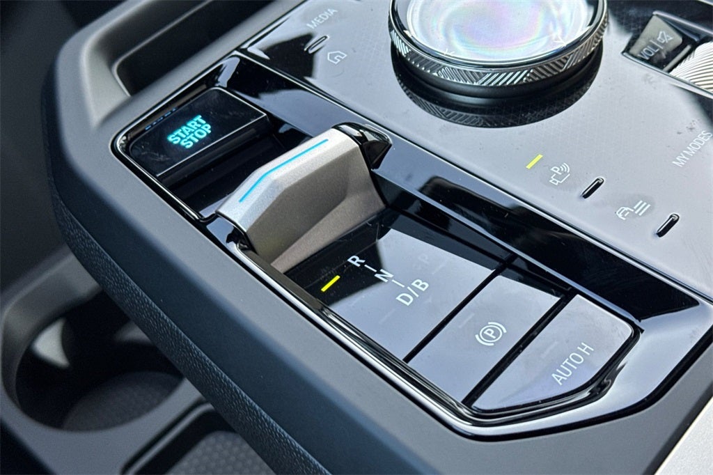 2026 BMW iX xDrive45