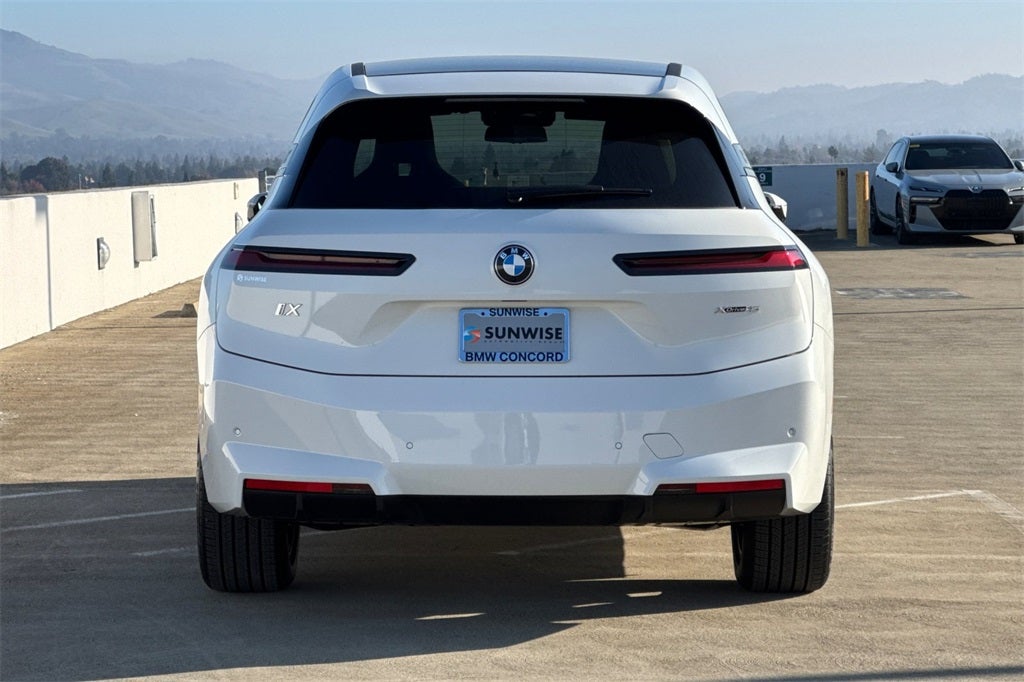 2026 BMW iX xDrive45