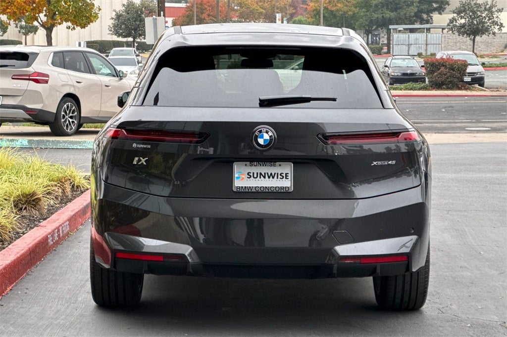 2026 BMW iX xDrive45