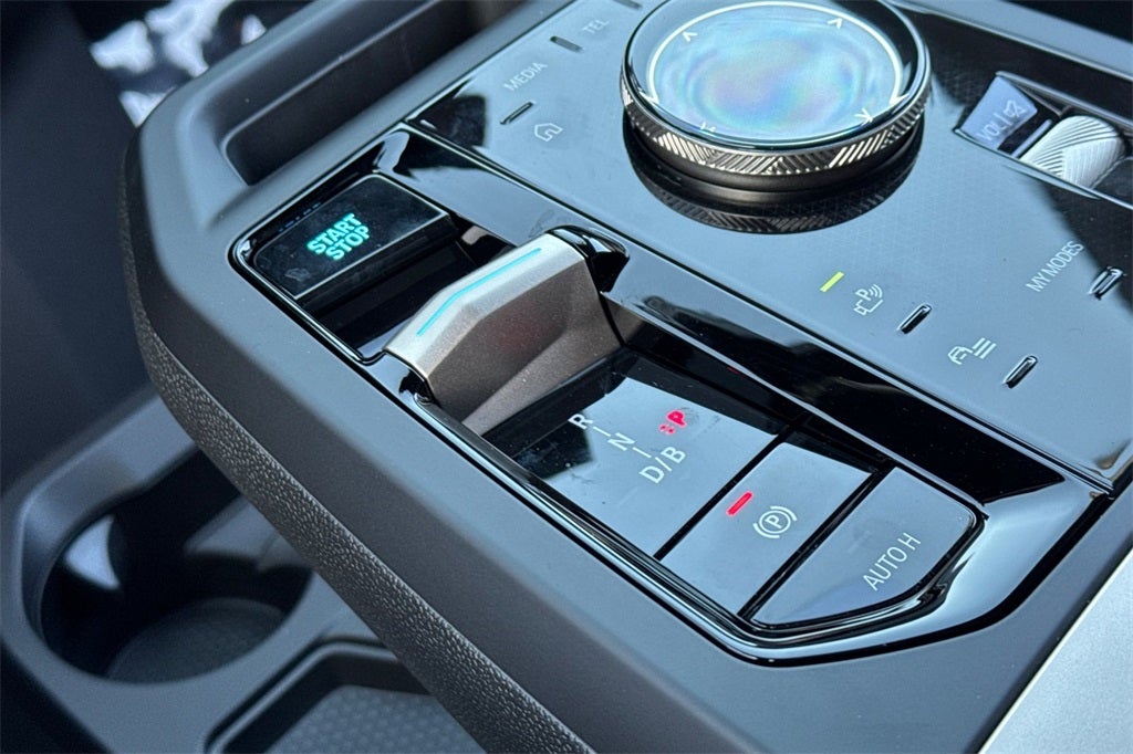 2026 BMW iX xDrive45