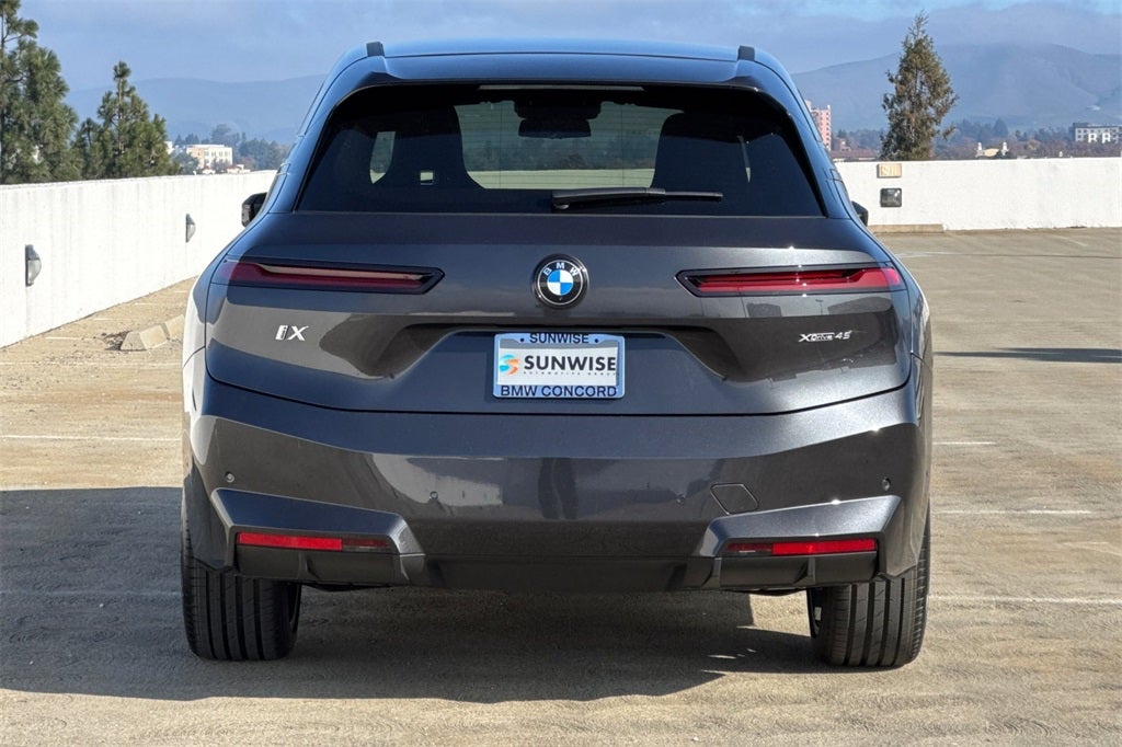 2026 BMW iX xDrive45